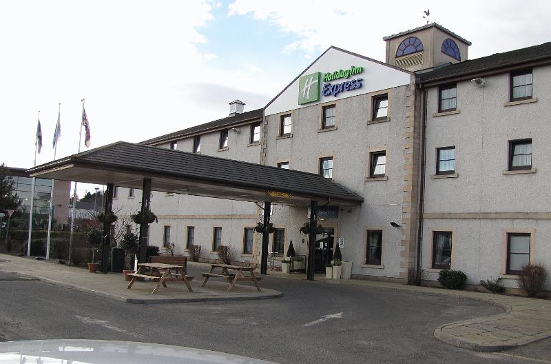 HolidayInn Express.JPG